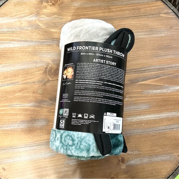 Wild Frontier Plush Throw Blanket - Picture 2 of 2